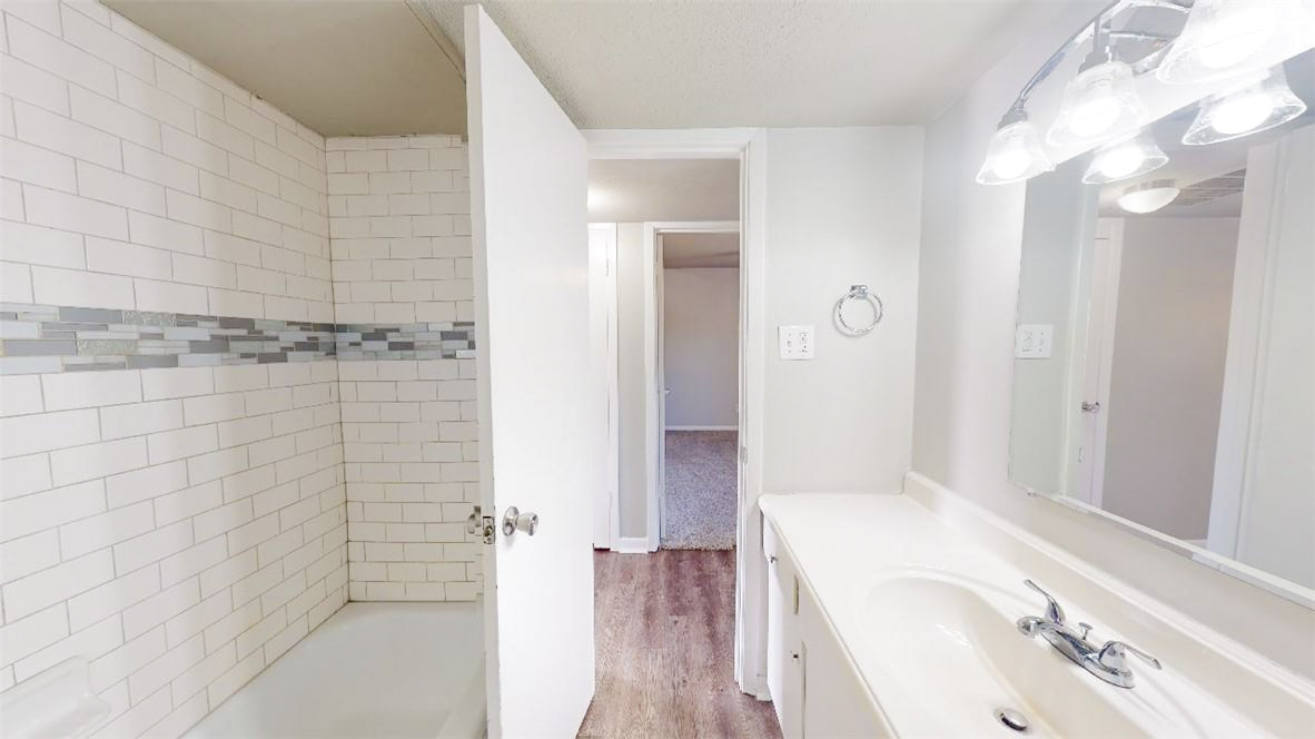 3800 East 29th Street 5