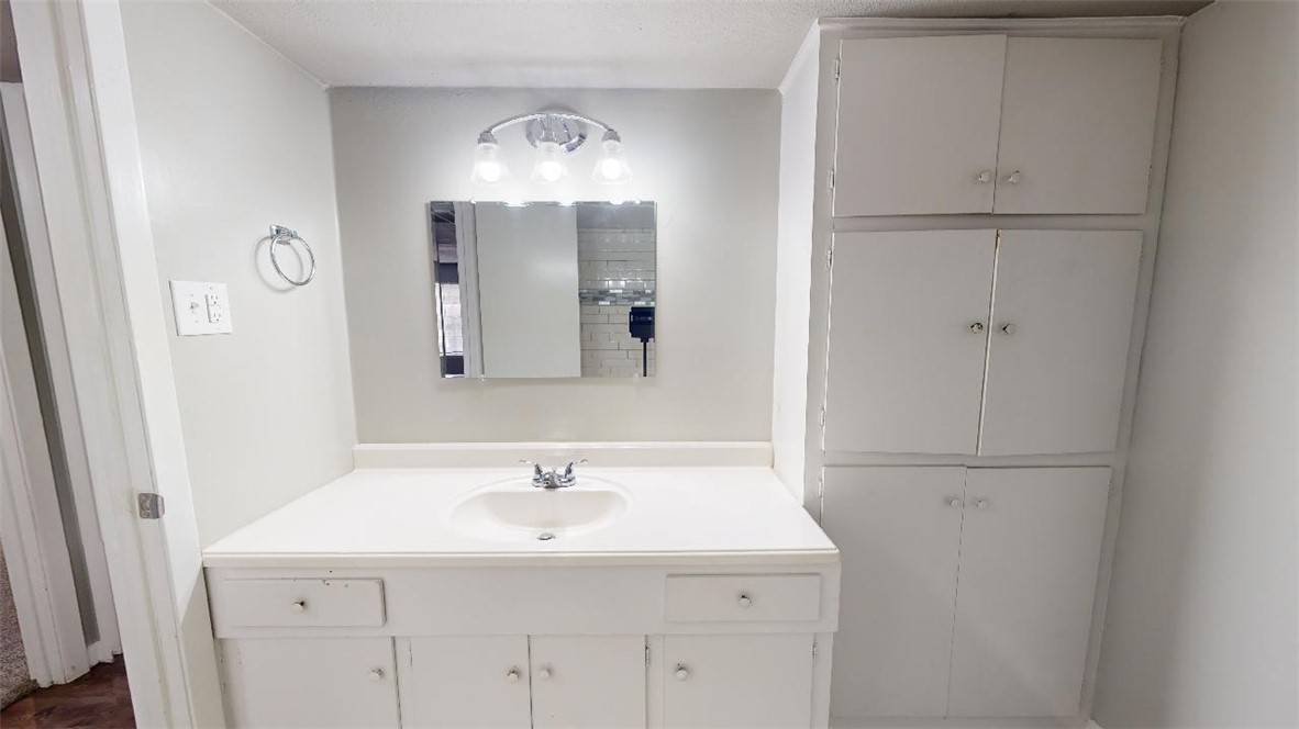 3800 East 29th Street 5