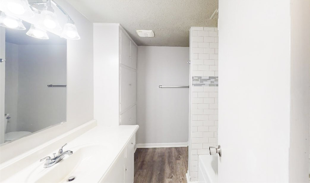 3800 East 29th Street 5