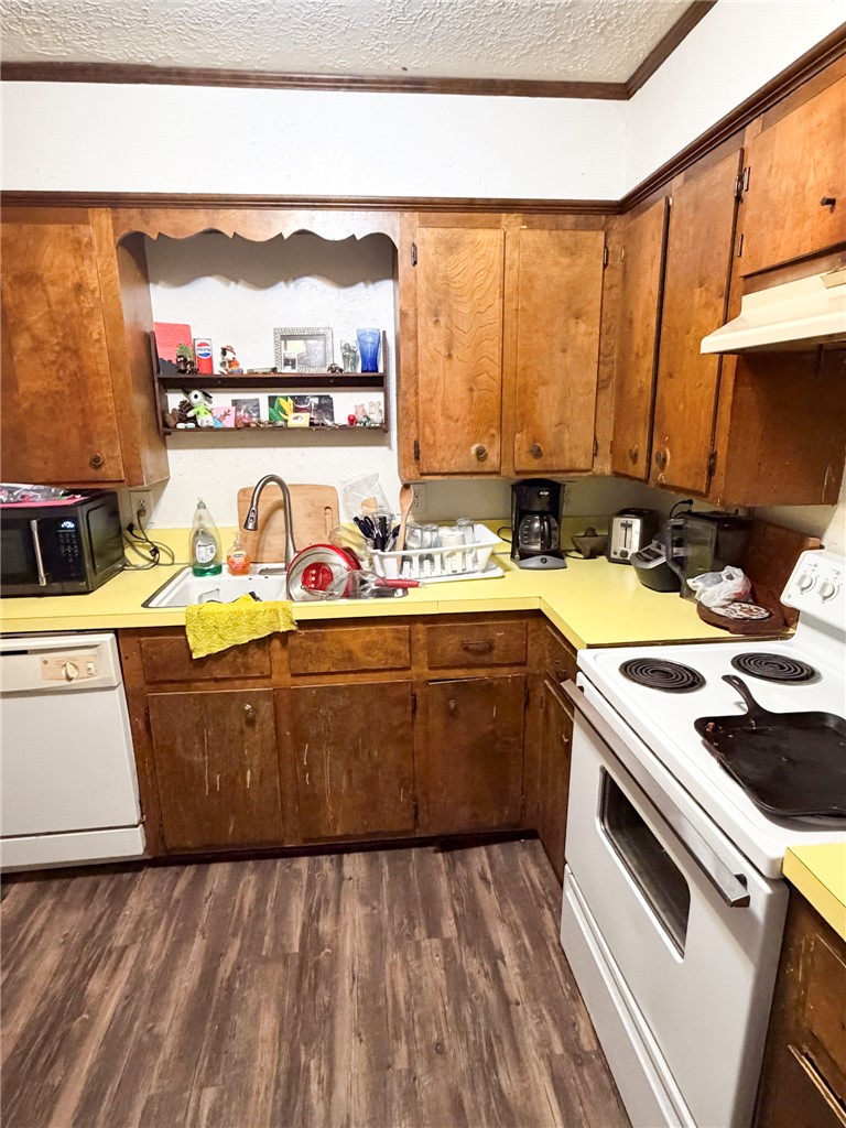 1227 Airline Drive