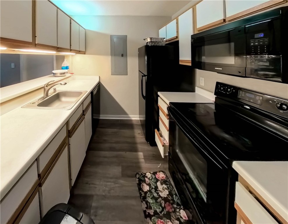 523 Southwest Parkway 302