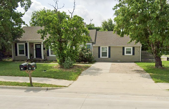 813 South Coulter Drive A