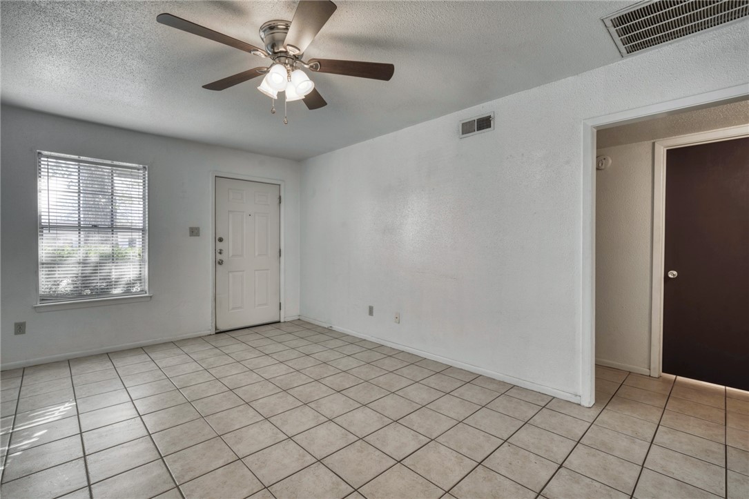 1613 Mossglenn Circle