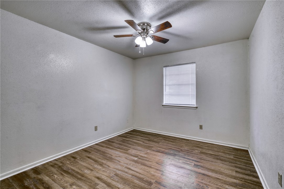 1613 Mossglenn Circle