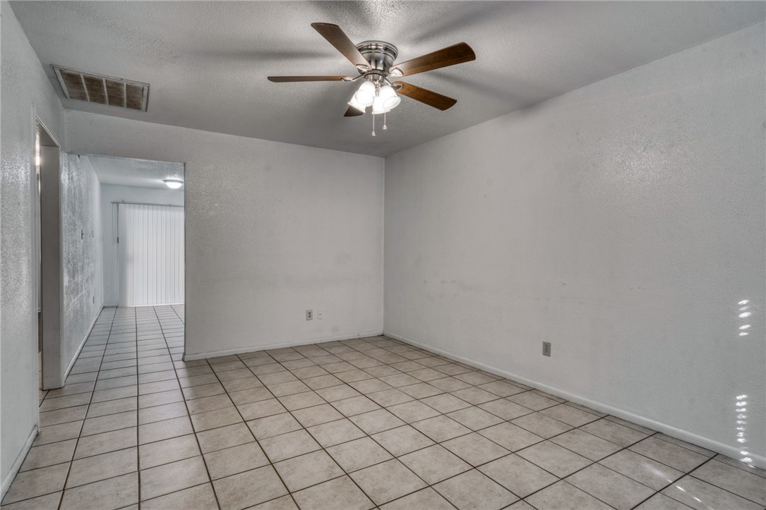 1613 Mossglenn Circle