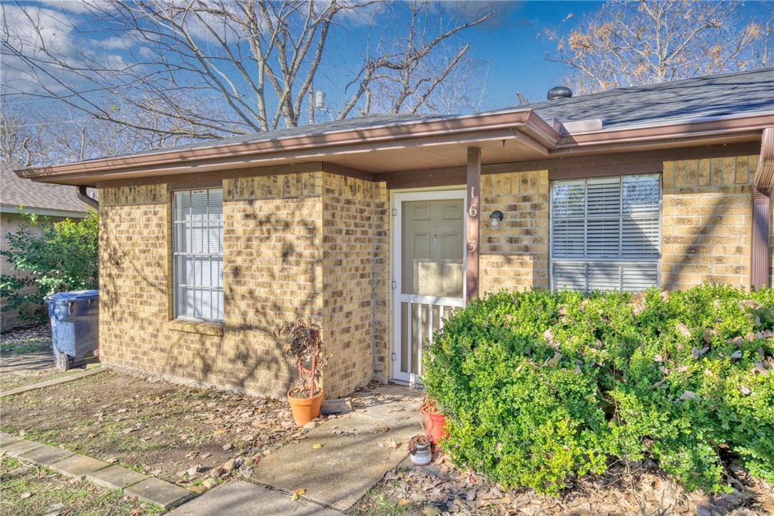 1613 Mossglenn Circle