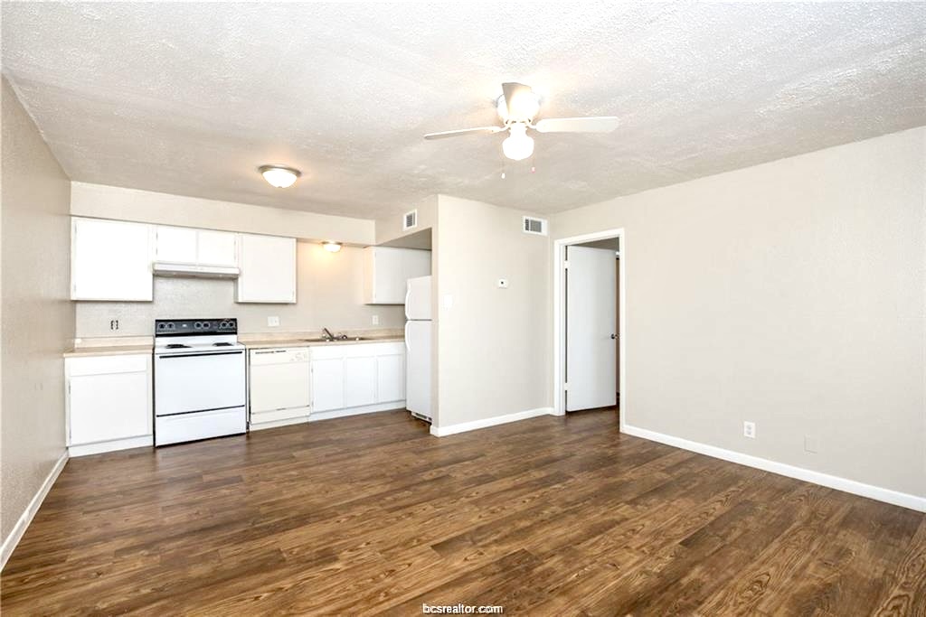 3900 Old College Road 21