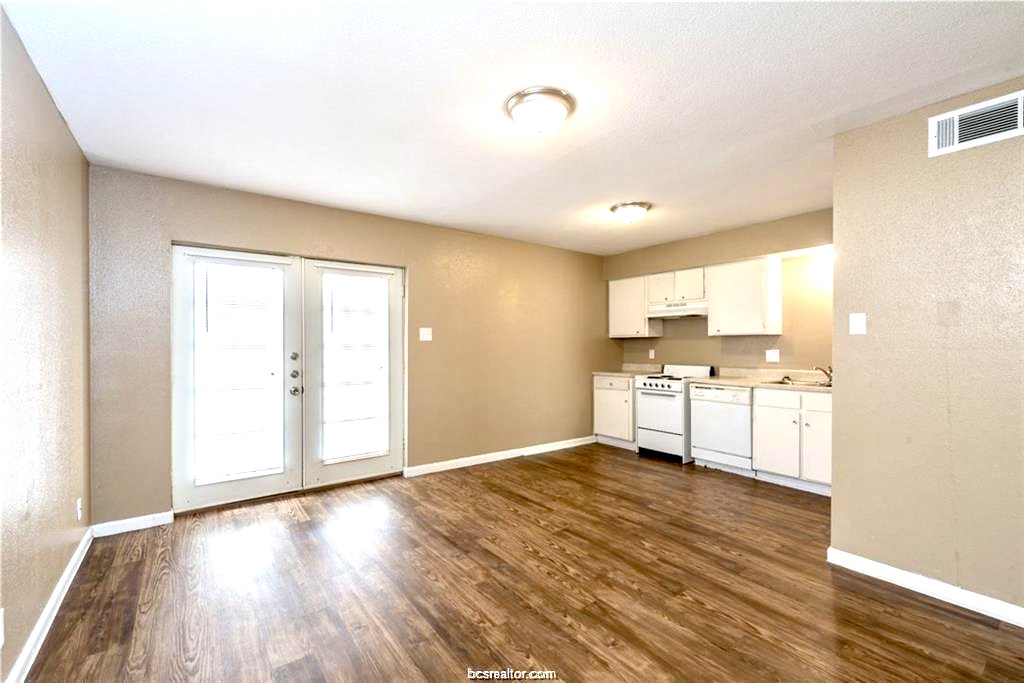 3900 Old College Road 21