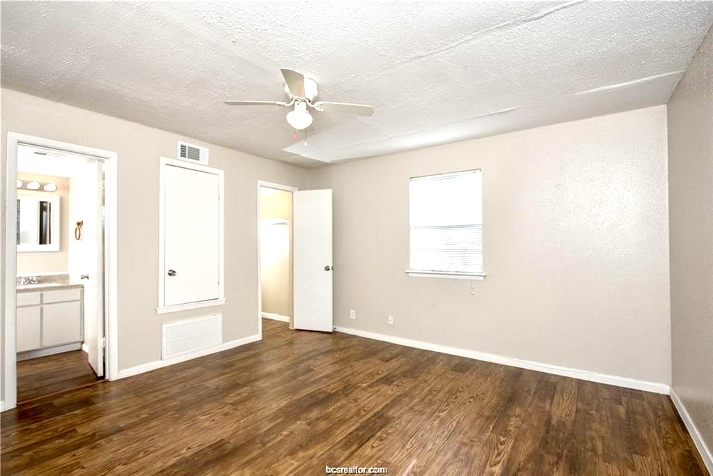 3900 Old College Road 21