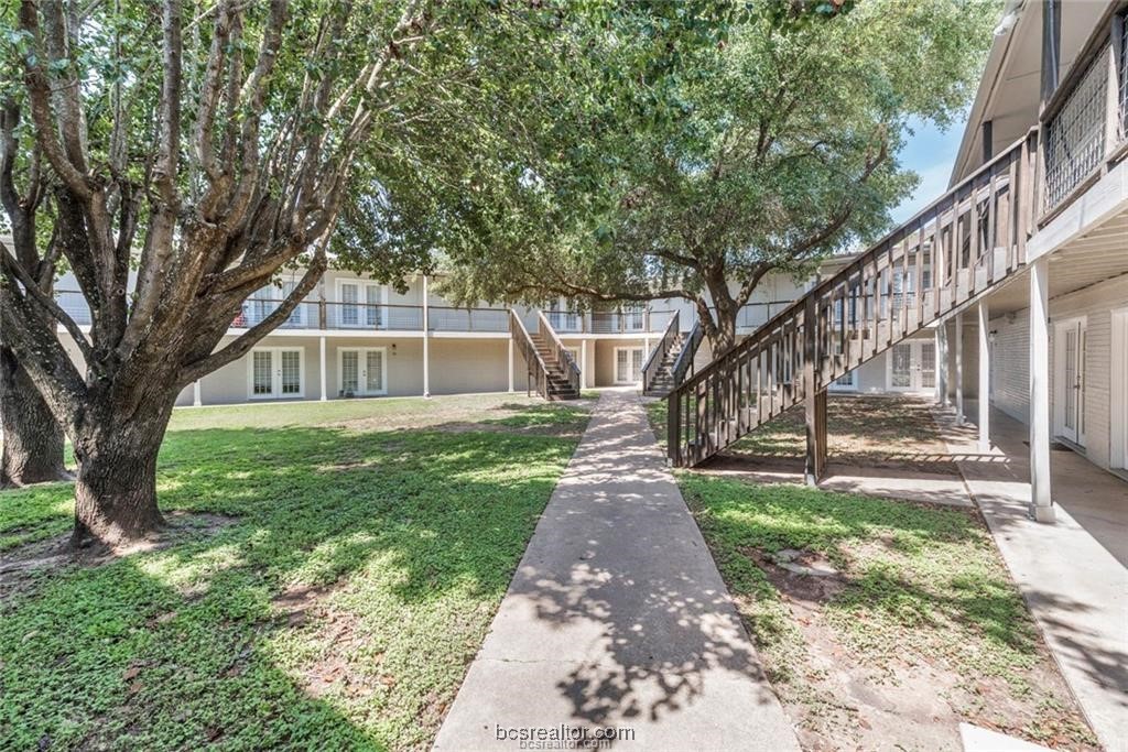 3900 Old College Road 32