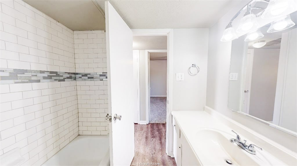 3800 East 29th Street 11
