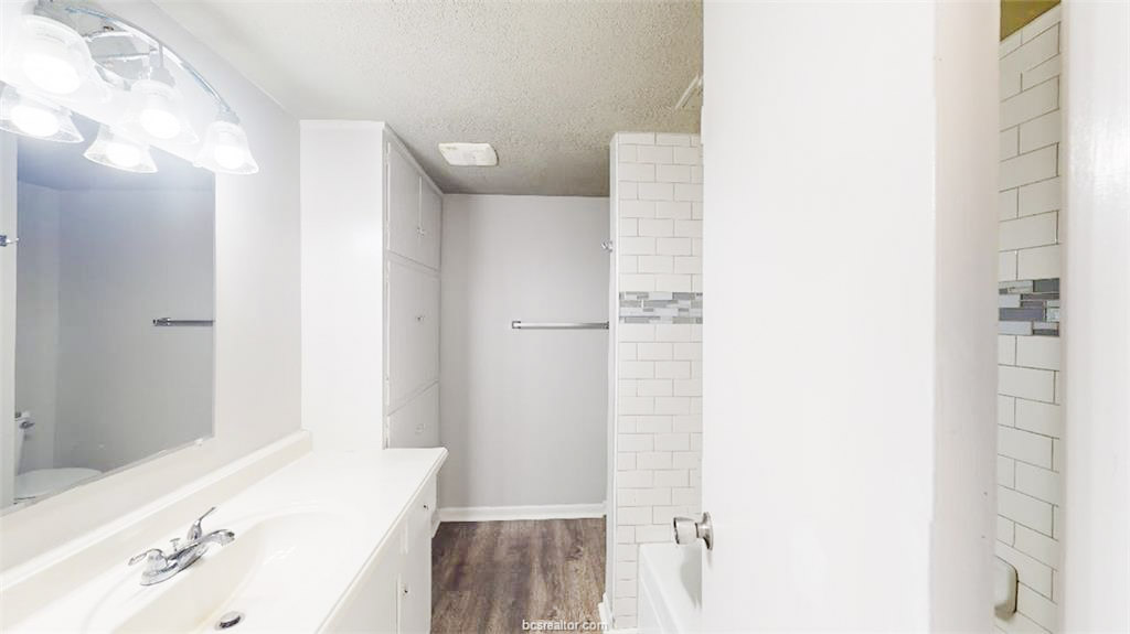 3800 East 29th Street 11