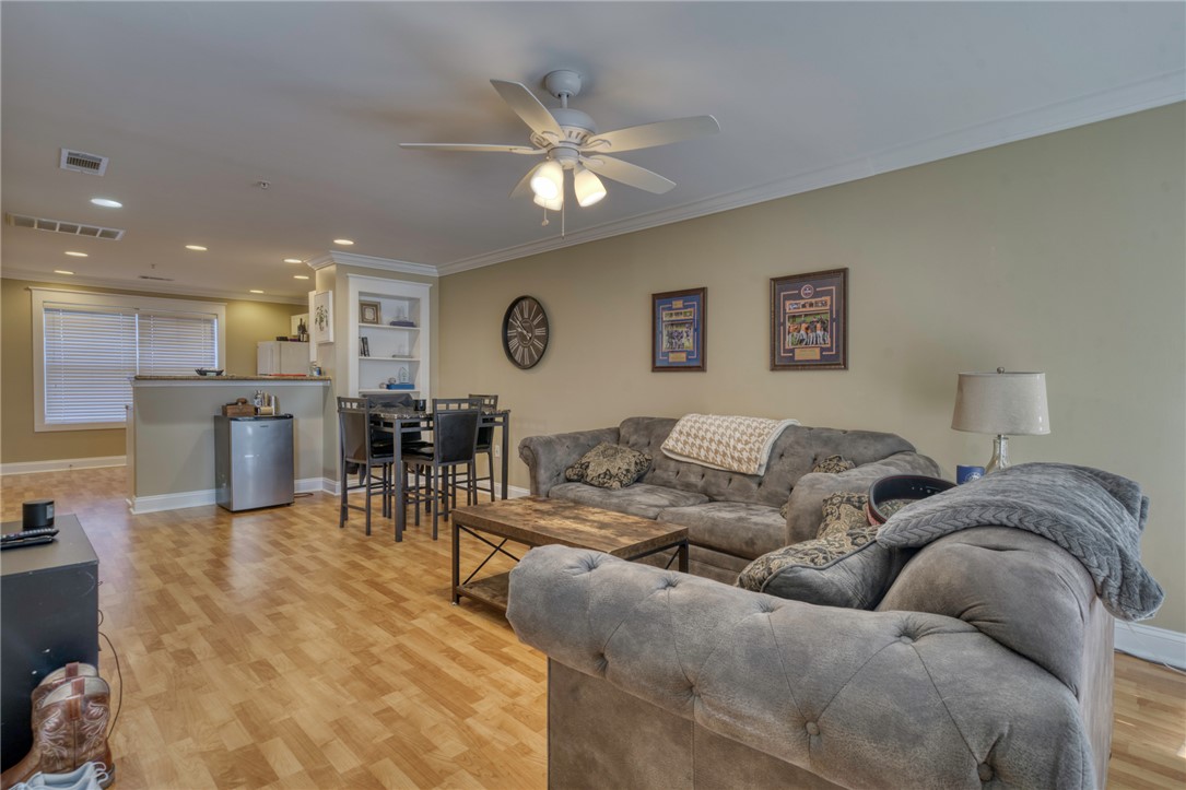 1725 Harvey Mitchell Parkway S 2124