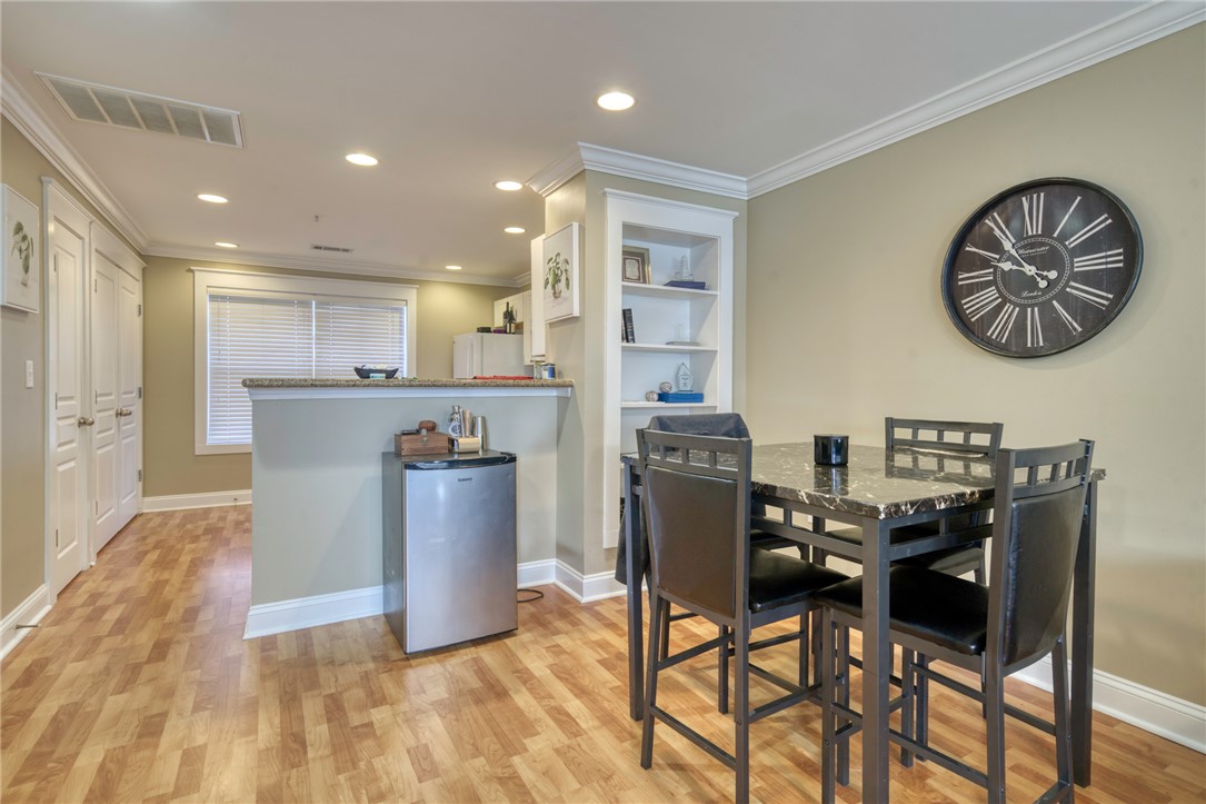 1725 Harvey Mitchell Parkway S 2124