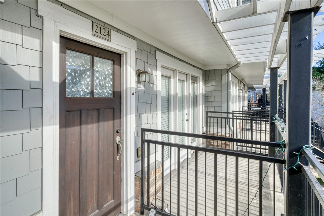 1725 Harvey Mitchell Parkway S 2124