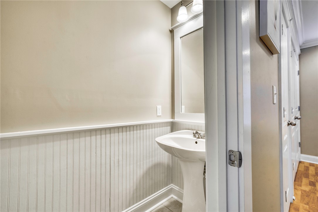 1725 Harvey Mitchell Parkway S 2124