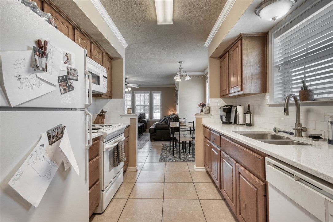 2327 Autumn Chase Loop