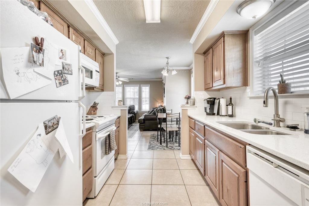 2325 Autumn Chase Loop