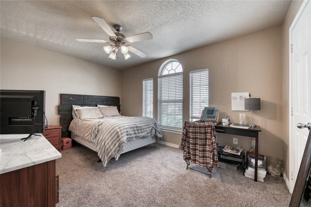 2325 Autumn Chase Loop