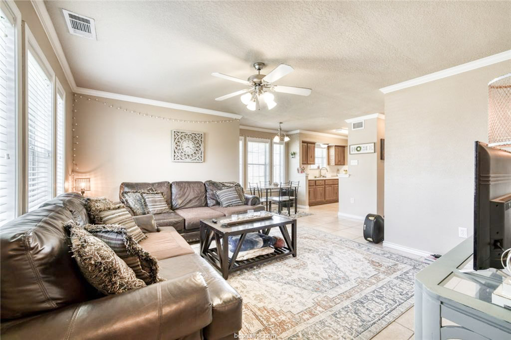 2325 Autumn Chase Loop