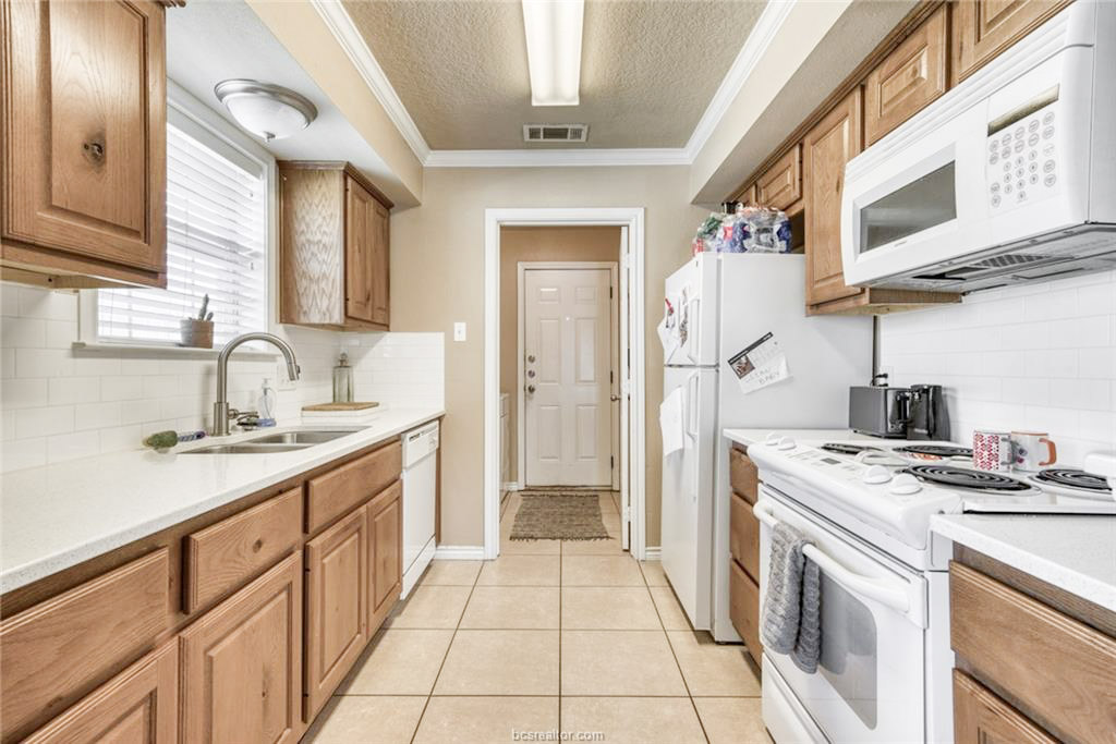 2325 Autumn Chase Loop