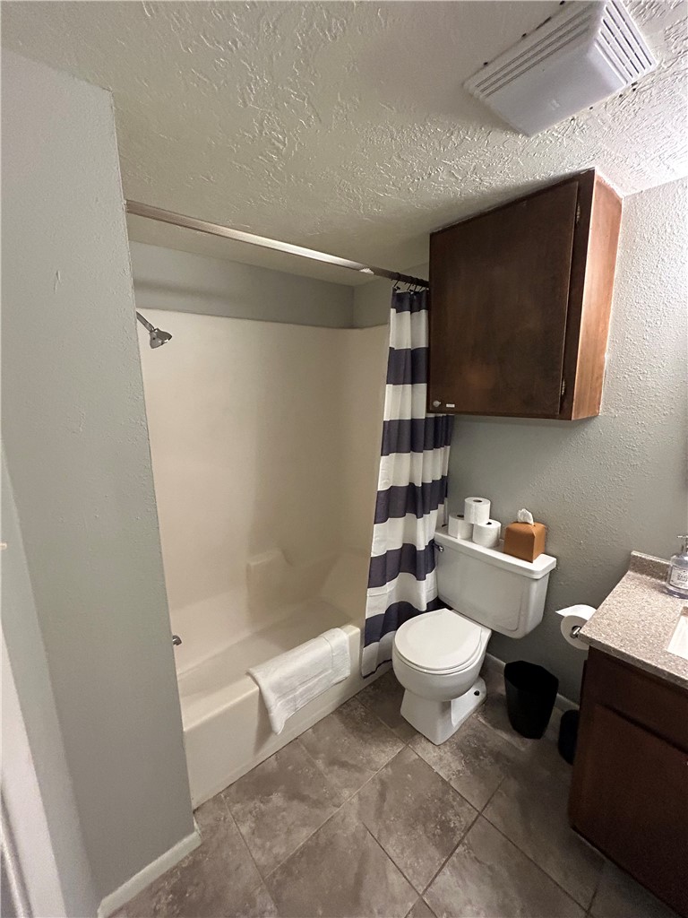 3900 Old College Road 28