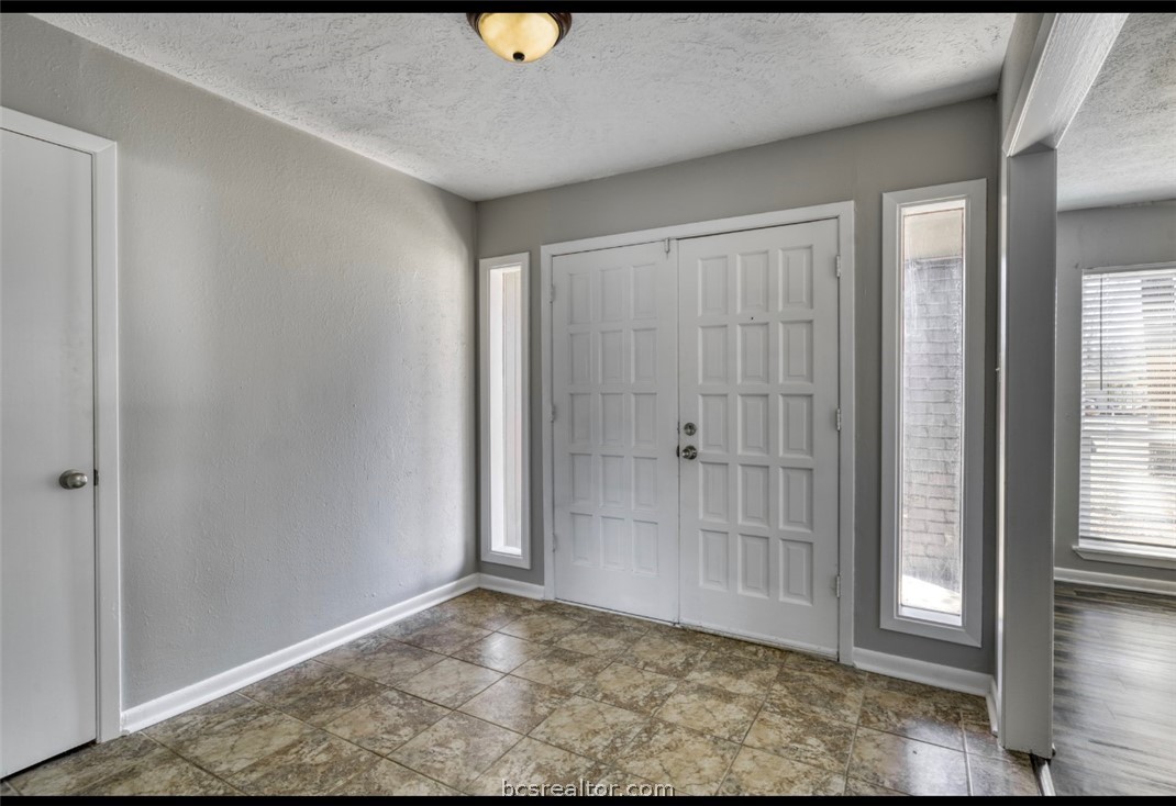 1115 Merry Oaks Drive