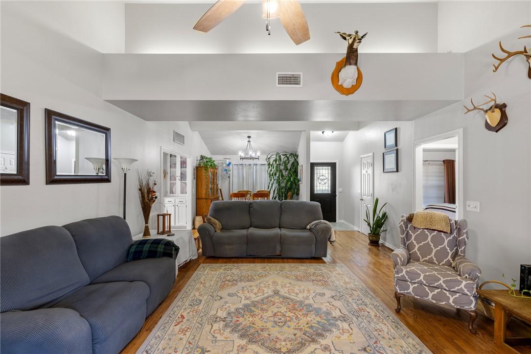 3287 Bradley Lane