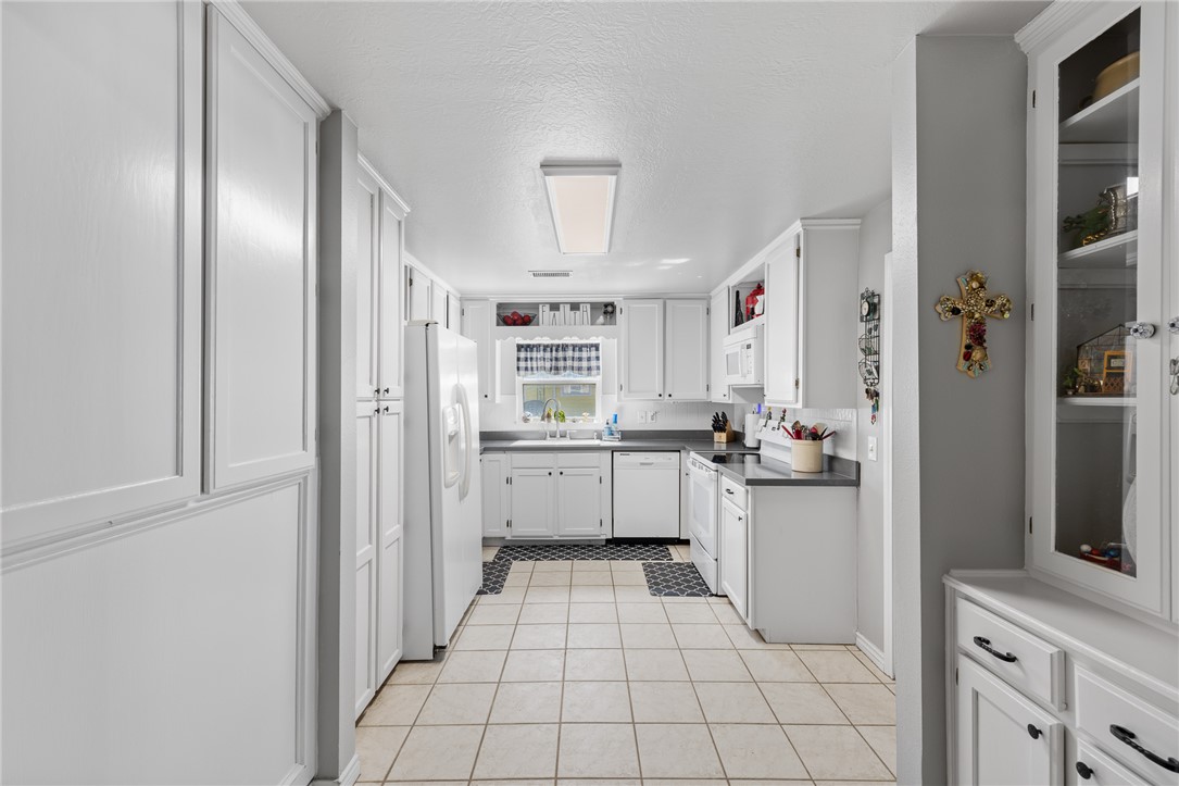 3287 Bradley Lane