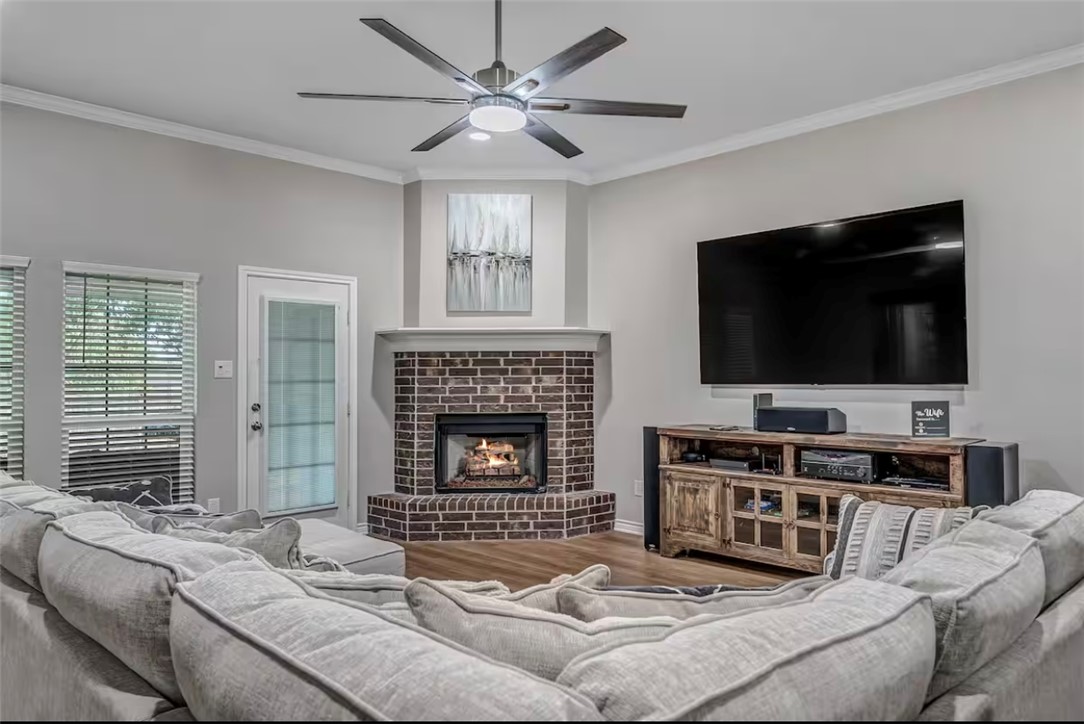 903 Whitewing Lane