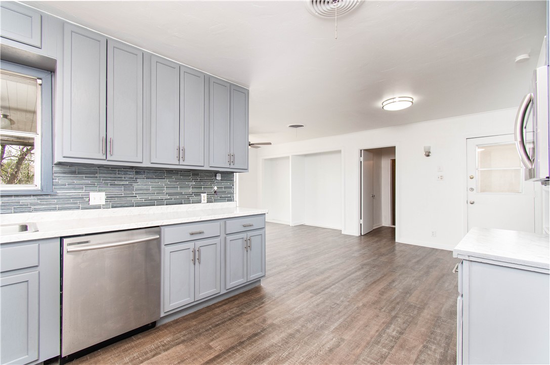 301 East WALKER Avenue