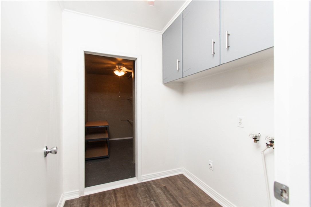 301 East WALKER Avenue