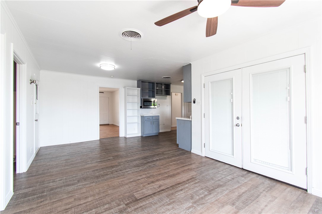 301 East WALKER Avenue