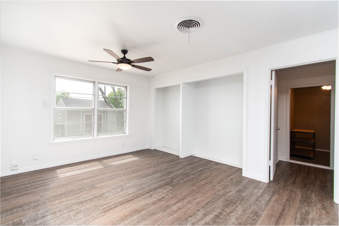 301 East WALKER Avenue