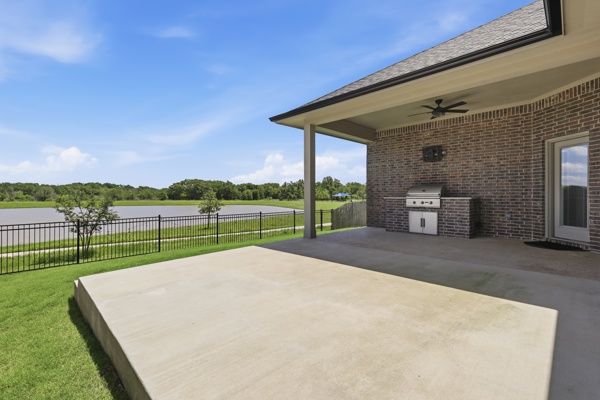 6323 Southern Cross Drive