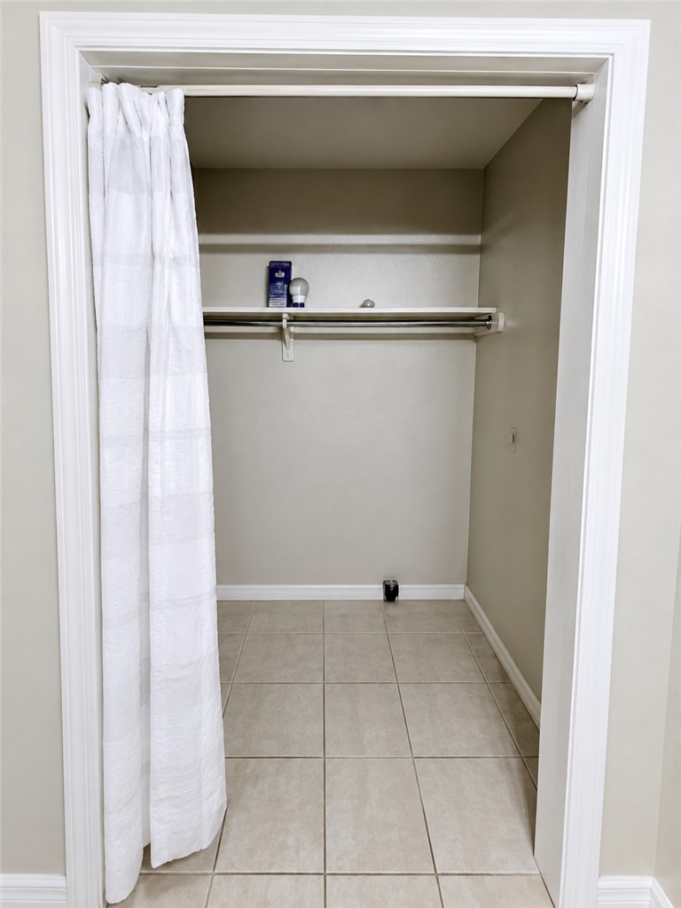 1207 Airline Drive
