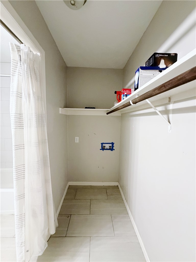 1207 Airline Drive