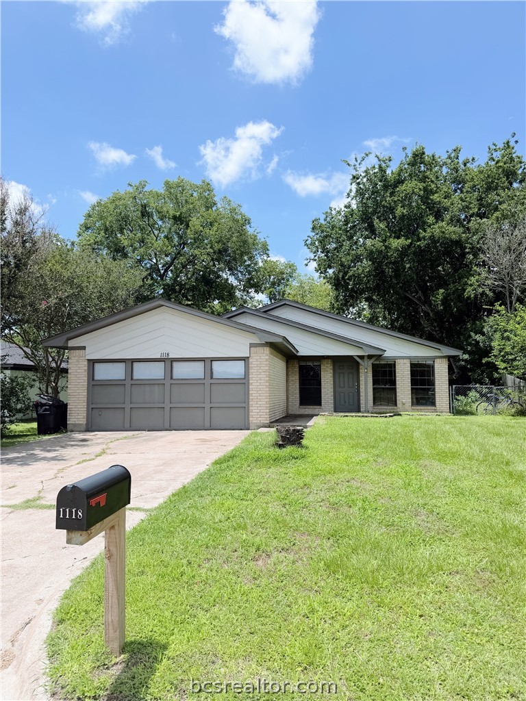 1118 South Dexter Drive