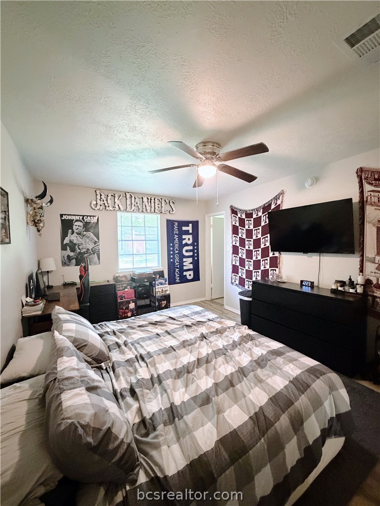 1118 South Dexter Drive