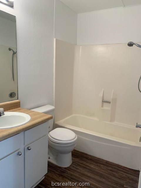 904 University Oaks 137