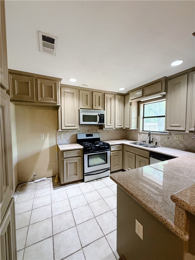 2706 Red Hill Drive