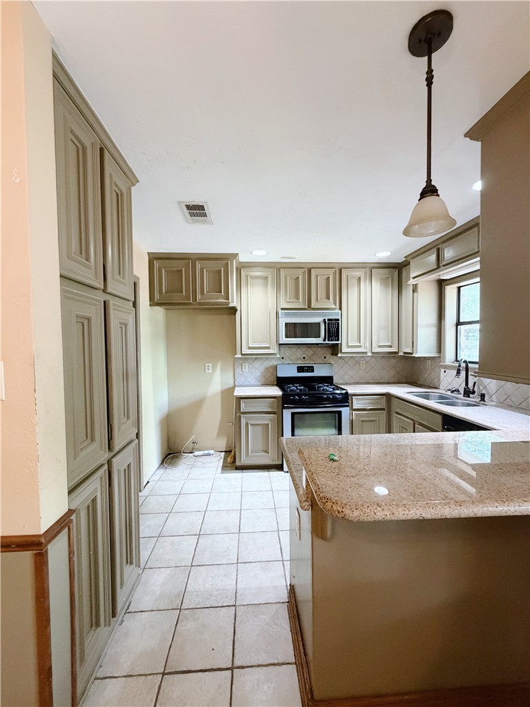 2706 Red Hill Drive