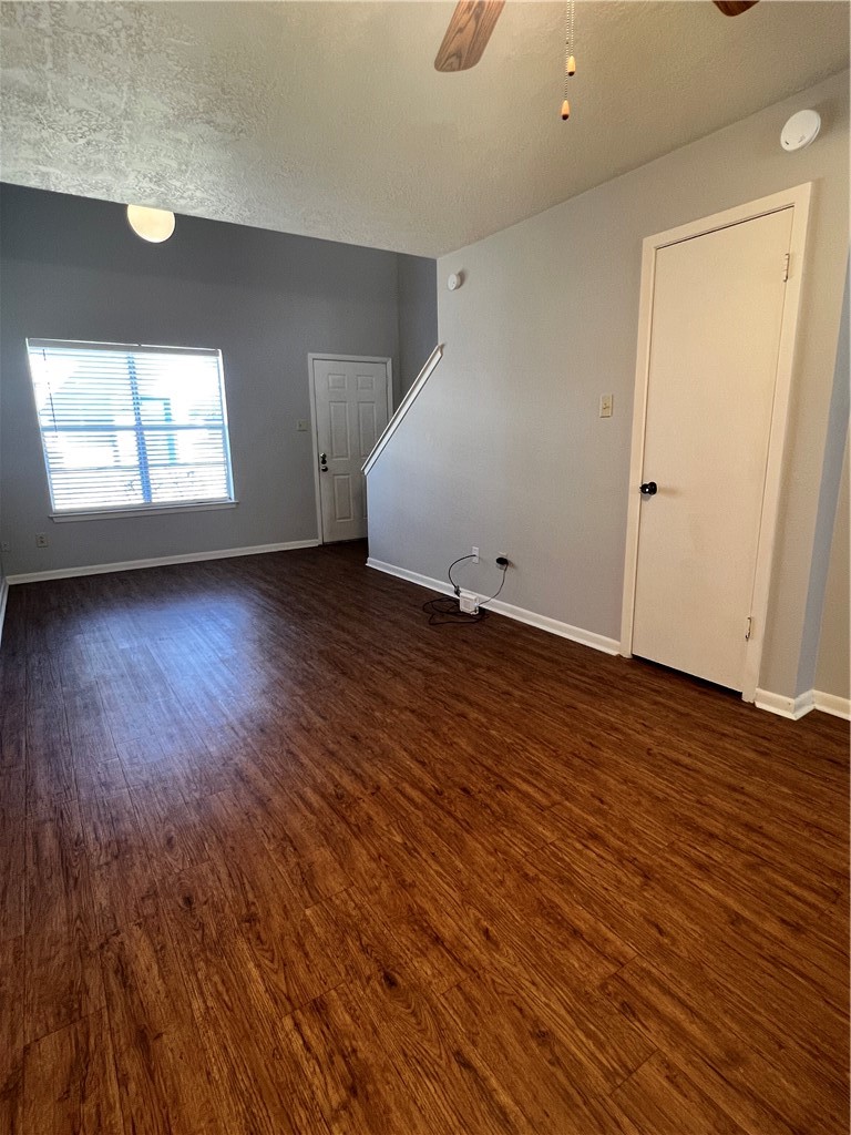 922 Spring Loop D
