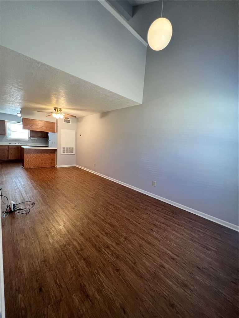 922 Spring Loop D