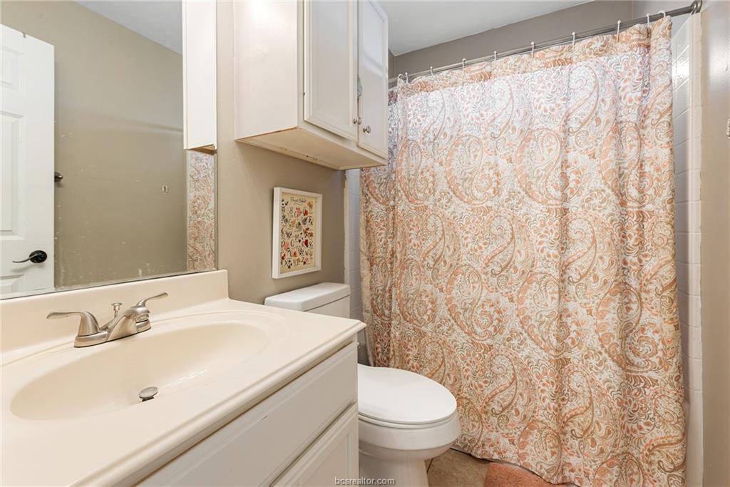1711 Beaver Pond Court