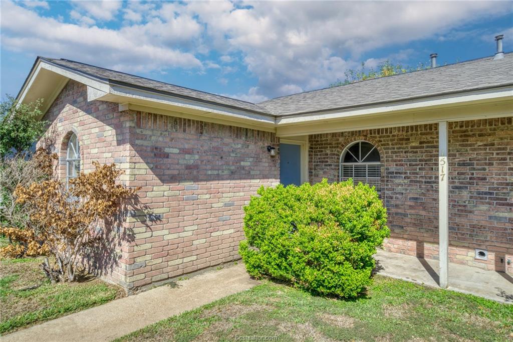 1517 Hillside Drive