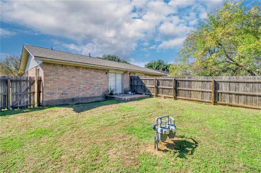 1517 Hillside Drive