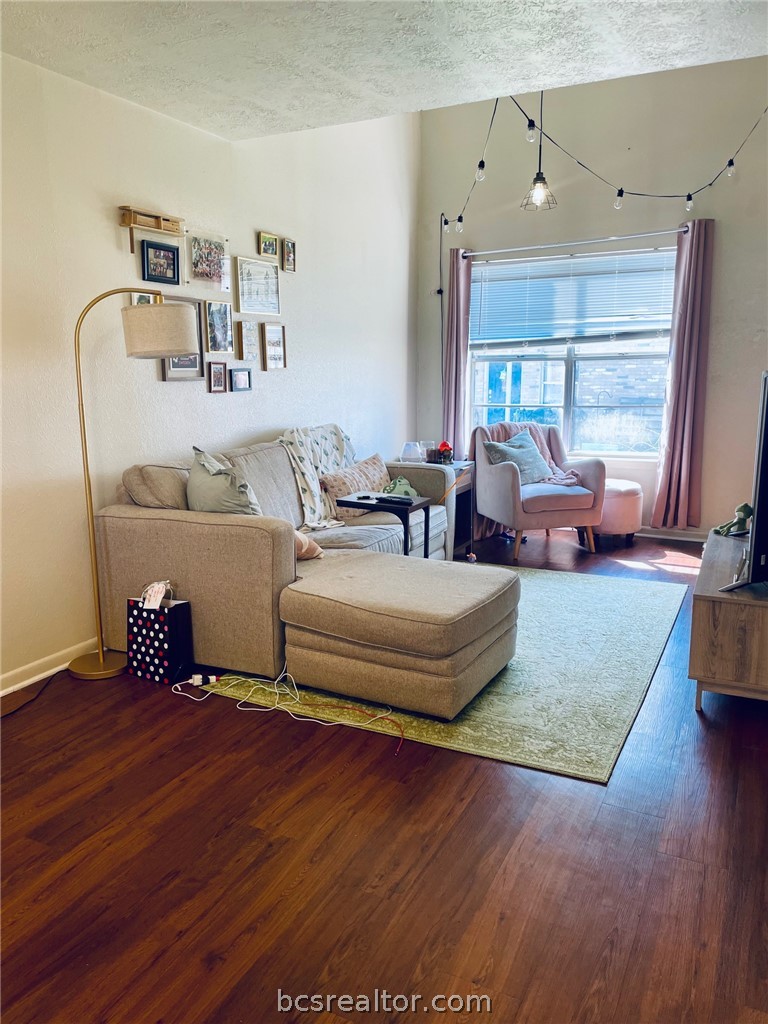 922 Spring Loop A