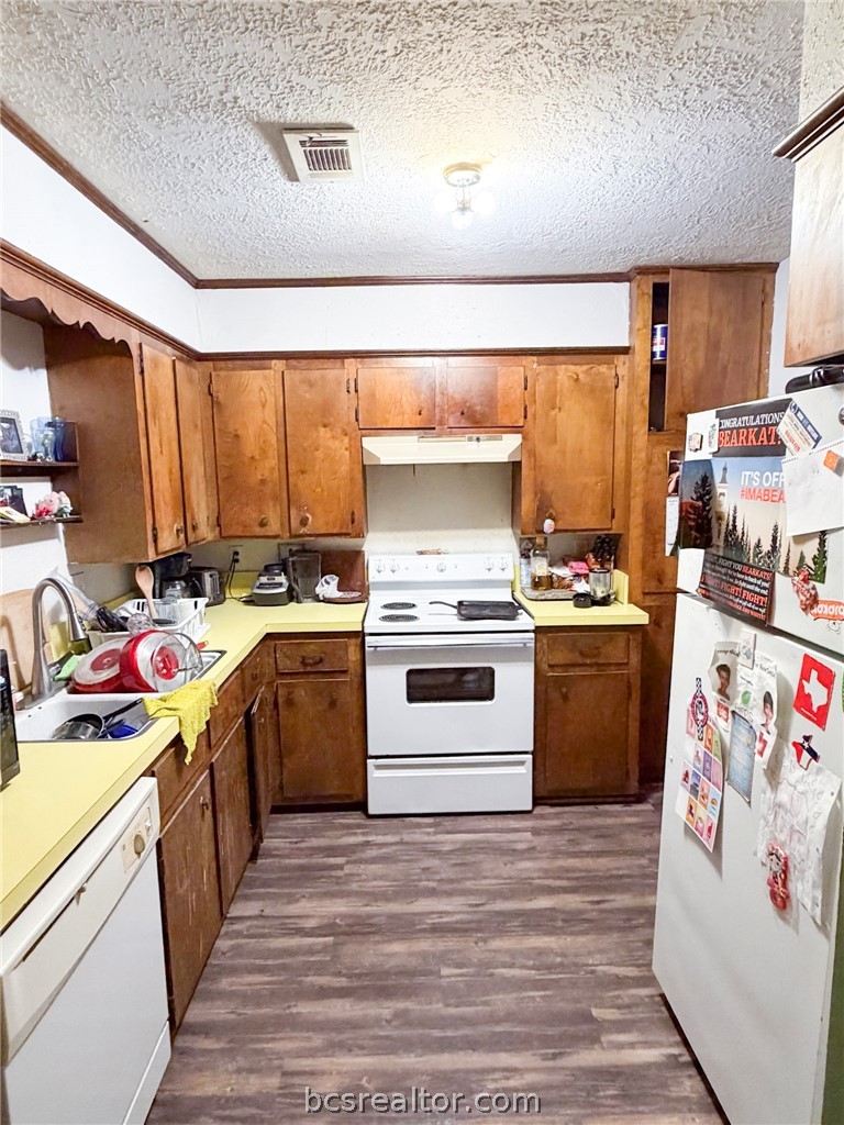 1225 Airline Drive