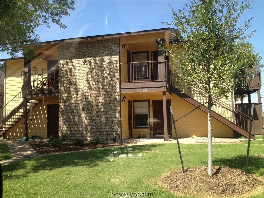 715 Wellesley Court B
